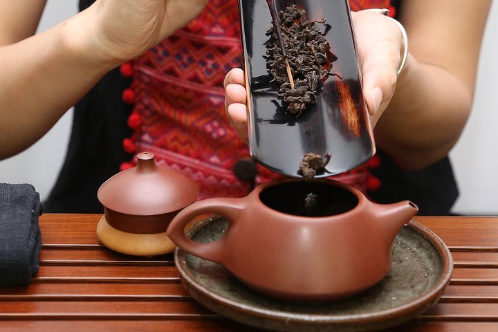 Where can you find the best Wuhan Haixuan Pin Cha? Discover top local spots for this tea tasting experience.