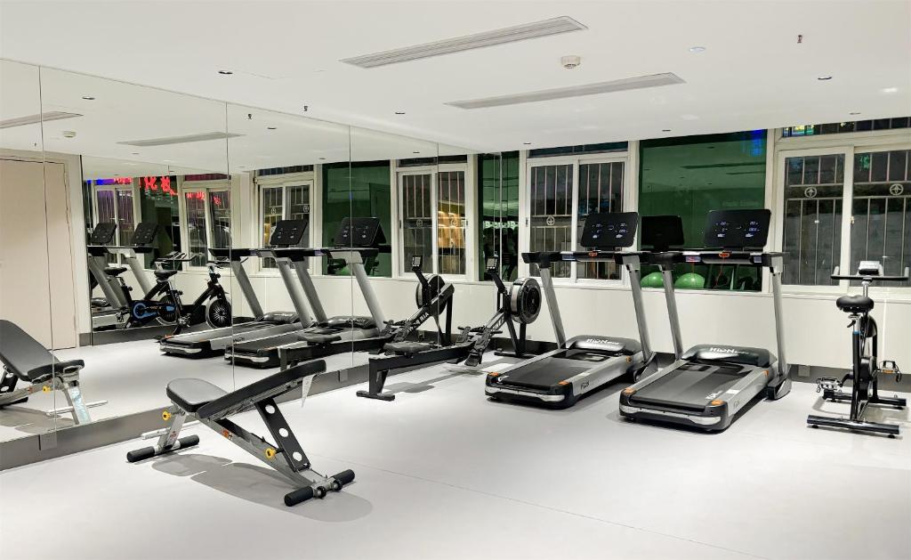 Want to find famous health clubs in Shenzhen? We review the most popular options for you.