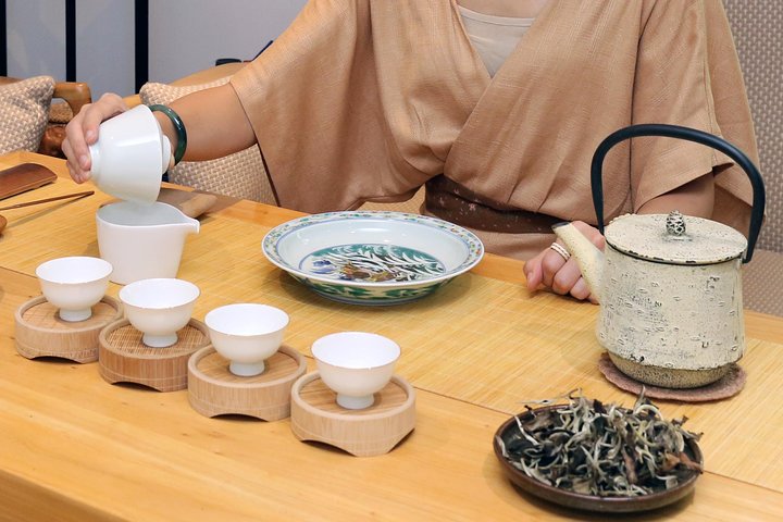 Where can you find the best Wuhan Haixuan Pin Cha? Discover top local spots for this tea tasting experience.