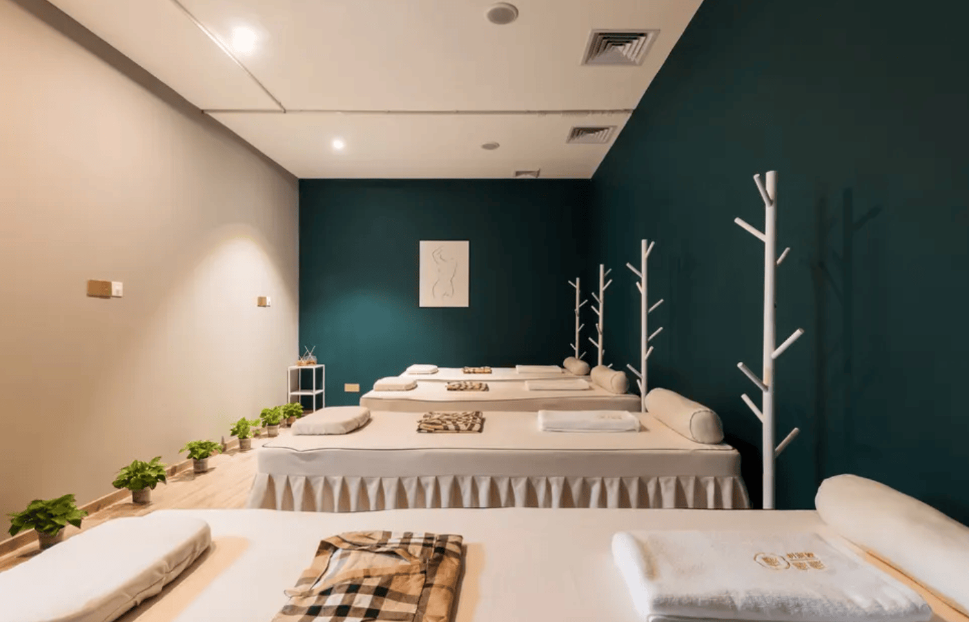Best Shenzhen Futian massage for Hong Kongers? Uncover the must-visit places for an amazing experience.